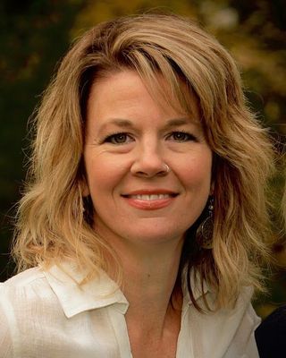 Photo of Lindsay Moser, Marriage & Family Therapist, MSc, LMFT, LAC