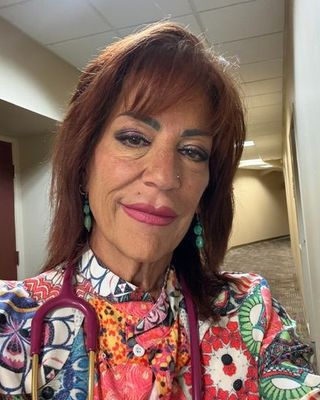 Photo of Stephanie Rose Lynch, Psychiatric Nurse Practitioner, PhD, PMHNP