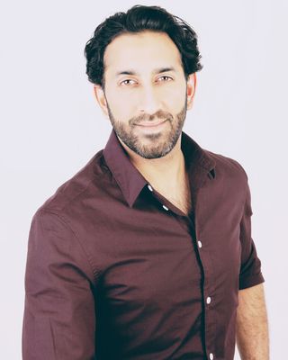 Photo of Aleef Esmail, Registered Social Worker in Ottawa, ON