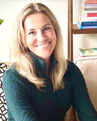 Photo of Lina Costelloe, Clinical Social Work/Therapist, LCSW