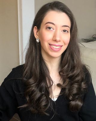 Photo of Dina Emaduldeen, Registered Psychotherapist (Qualifying)