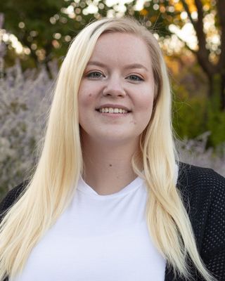 Photo of Emily Francis, Clinical Social Work/Therapist, MSW, CSW