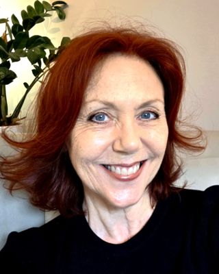 Photo of Leigh Brannon, Counsellor, MA, MBACP Accred