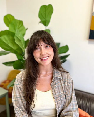 Photo of Julia Coronado-King, Associate Clinical Social Worker, ACSW