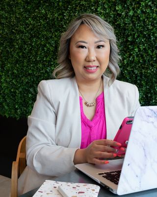 Photo of Vera Cheng, Registered Social Worker, BSW, MSW, RSW
