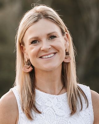 Photo of Leslie Hofmeister, Marriage & Family Therapist, MS, LMFT