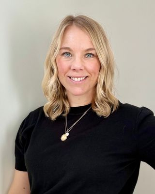 Photo of Leah Andrews, Registered Social Worker, MSW, BSW, RSW