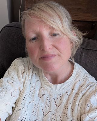 Photo of Ros Howell, Psychotherapist, MSc, MUKCP