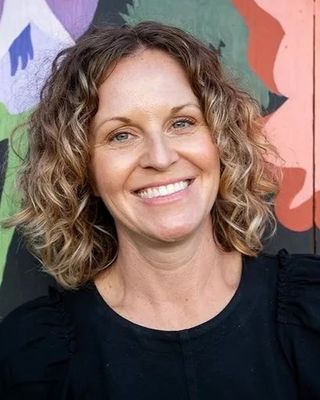 Photo of Laura McLean, Marriage & Family Therapist, LMFT
