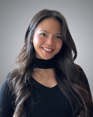 Photo of Henry Anne Velysia, Clinical Social Work/Therapist, LICSW