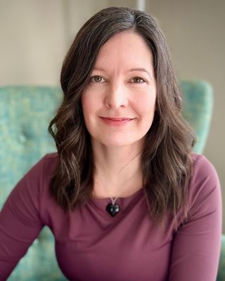 Photo of Lori Johnstone, Registered Provisional Psychologist in Calgary, AB