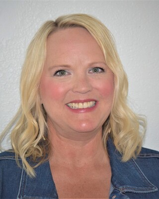 Photo of Kristy VanRonzelen, Licensed Professional Counselor in Missouri