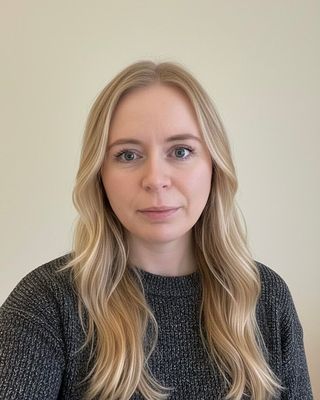 Photo of Jenni Grindon, Psychotherapist, MSc, MBABCP