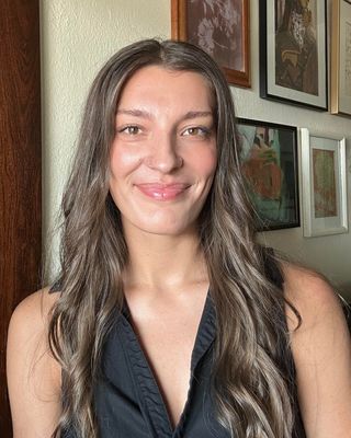 Photo of Courteney Bender, Licensed Professional Counselor, MA, ATR-BC, LPC