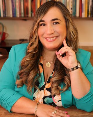 Photo of Nicole Linardi, Counselor, DMFT, NCC, CCMHC