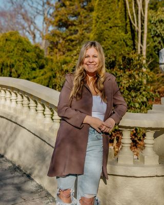 Photo of Courtney Ryder - Courtney Ryder - Everest Therapeutics, Registered Social Worker, MSW, CCTP