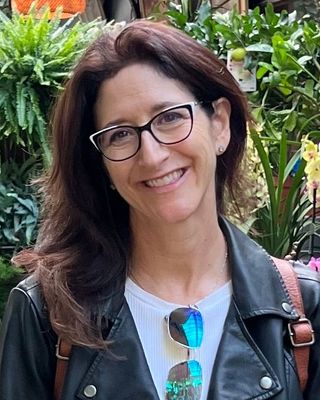 Photo of Dr. Stephanie (Stevie) Falk, Psychologist, PhD