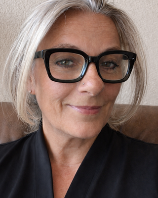 Photo of Anna Browne, Psychotherapist, MA, MUKCP