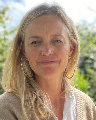 Photo of Sarah Fishburn Roberts, Psychotherapist, MSc, MUKCP