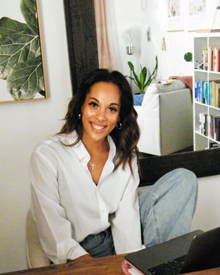 Photo of Aryana Abbas, Marriage & Family Therapist, MS, LMFT
