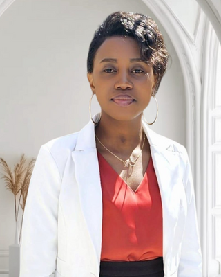 Photo of Nadege Ngolle, Registered Psychotherapist (Qualifying)