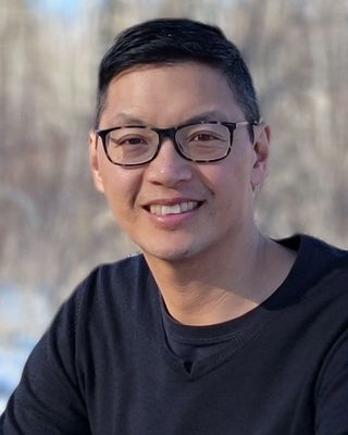 Photo of Winston Loh, Registered Psychotherapist (Qualifying)