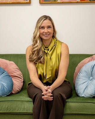 Photo of Lisa MacMaster, Psychiatric Nurse Practitioner, APRN, FNP-BC