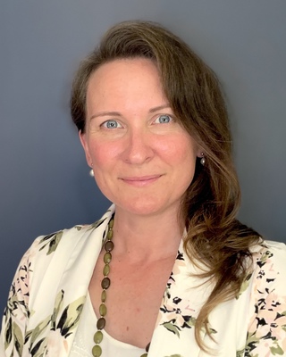 Photo of Randi Micklewright, Registered Psychotherapist in Oshawa, ON