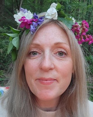 Photo of Karen Moore, Psychotherapist, MBACP