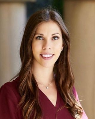 Photo of Danielle Manna, Psychiatric Nurse Practitioner, PMHNP