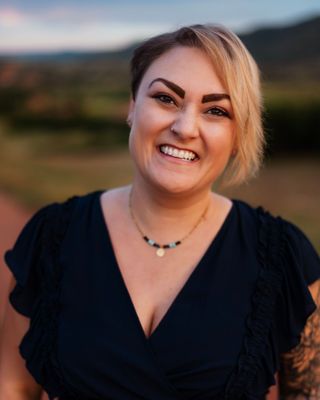 Photo of Amanda Hua, Licensed Professional Counselor, LPC, EMDR