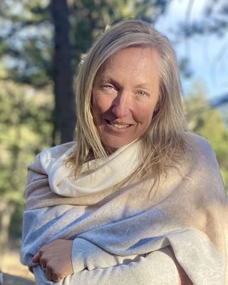 Photo of Dr. Jessica Evers Killebrew, Registered Psychotherapist, PsyD