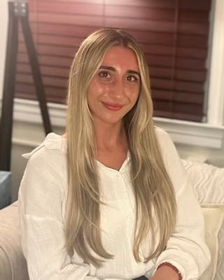 Photo of Danielle Marie Narducci, MHC