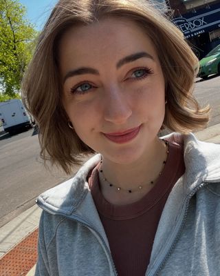 Photo of Hannah Asis, Pre-Licensed Professional, MA