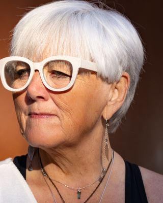 Photo of Deb L Houston, Registered Psychotherapist, RP