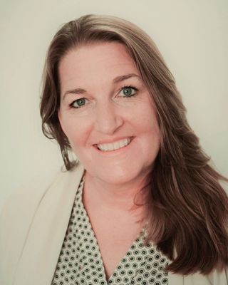 Photo of Dr Clea Thompson, Psychologist, PsychD, HCPC - Clin. Psych.