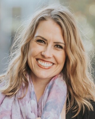 Photo of Hannah Khoddam, Psychologist in Los Angeles, CA