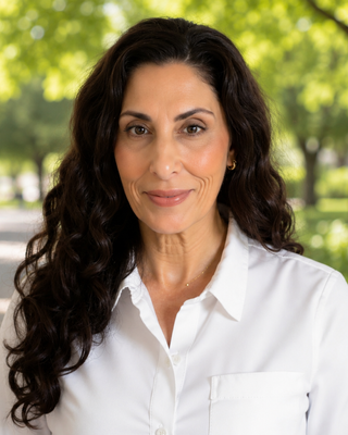 Photo of Jessica Henriques, Psychiatric Nurse Practitioner, MSN, APRN, PMHNP