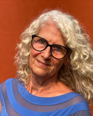 Photo of Cecilia Willis, Psychotherapist, MSc, COSRT Reg.