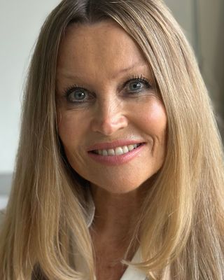 Photo of Tina Evans, Psychotherapist in Guildford, England
