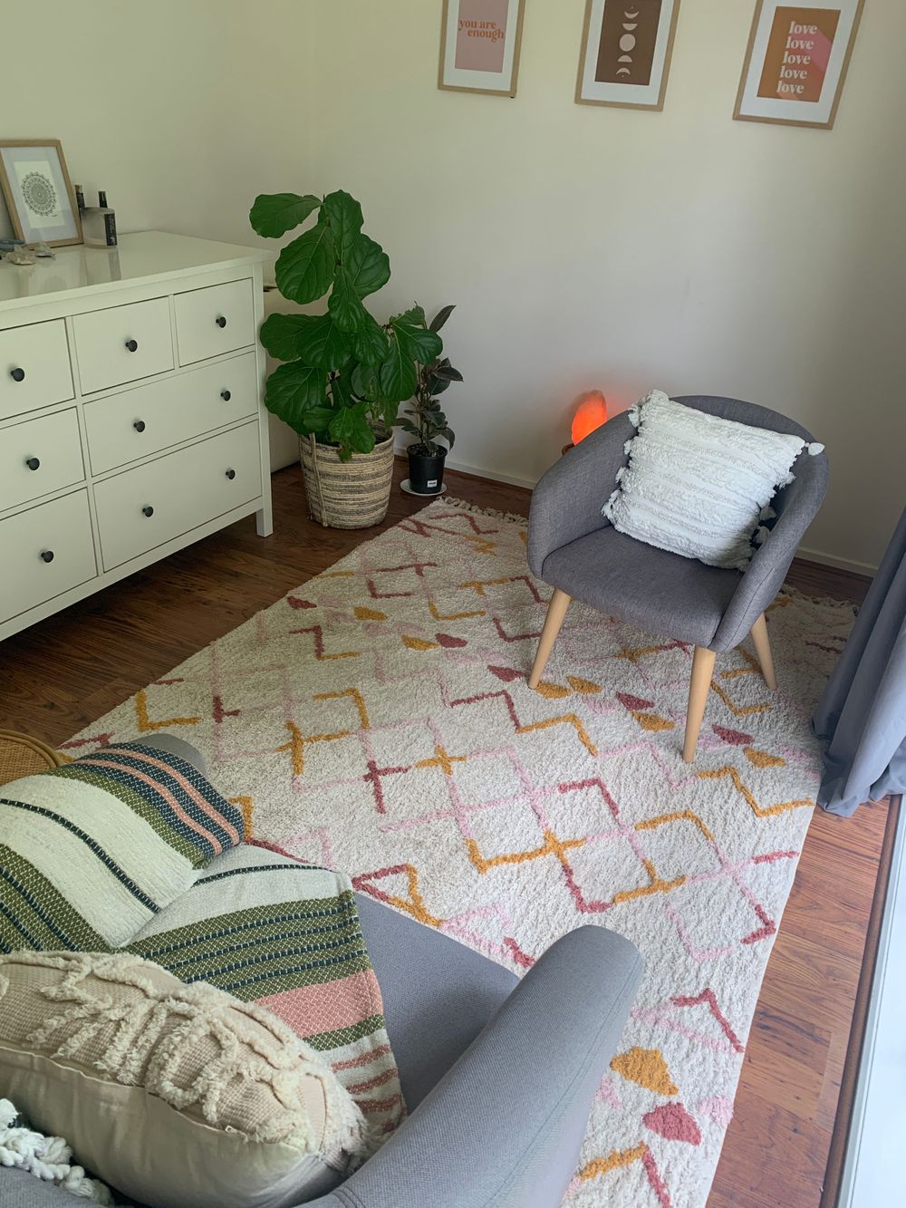 A bright, serene space to unwind and talk about the challenges you're facing.