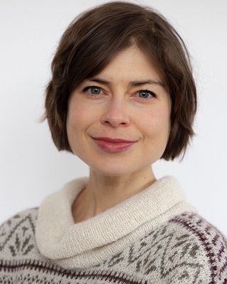 Photo of Zoe Keeling, Counsellor, MA, MBACP