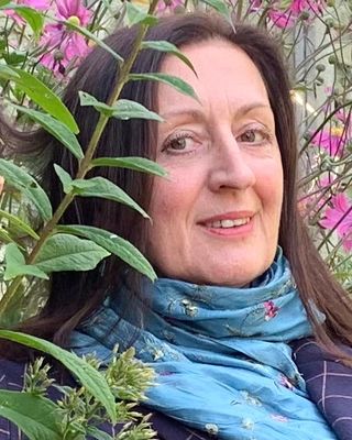 Photo of Oksana Perry, Counsellor, PhD, BPC