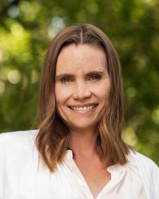 Photo of Lelia Davis, Licensed Professional Counselor Candidate, MS, LPCC, RN