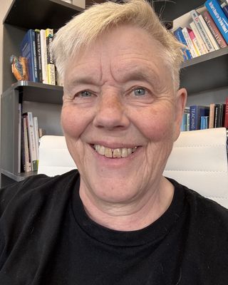 Photo of Philippa Weitz, Psychotherapist, MSc, MBACP