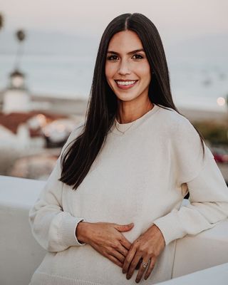 Photo of Vanessa Chin, Marriage & Family Therapist, MS, LMFT
