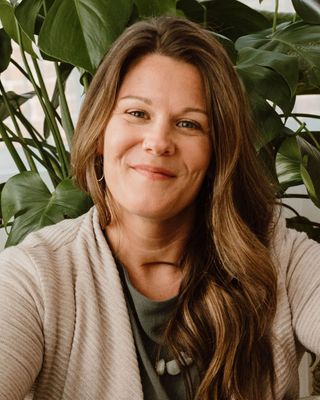 Photo of Jen Rosa-Dupuis, Registered Psychotherapist in Central Toronto, Toronto, ON