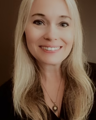 Photo of Shauna Dewey, Clinical Social Work/Therapist, LISW