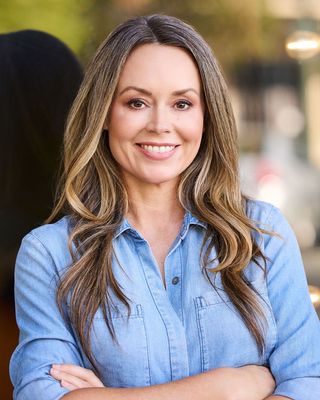 Photo of Erin Nicole McGinnis, Marriage & Family Therapist, LMFT, RYT, EMDR