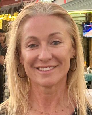 Photo of Lara Dye, Psychologist, PhD, CSAT